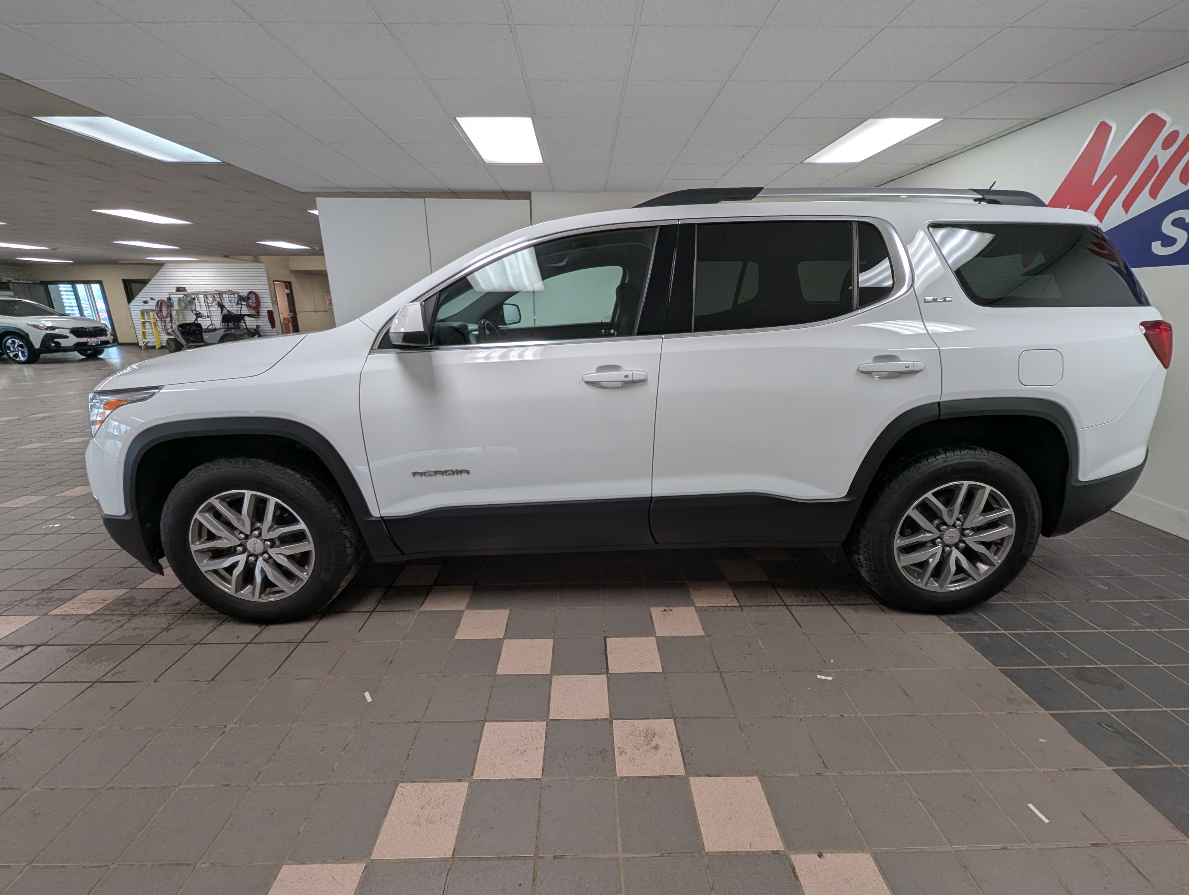 Used 2019 GMC Acadia SLE-2 with VIN 1GKKNSLS1KZ152004 for sale in Hermantown, Minnesota