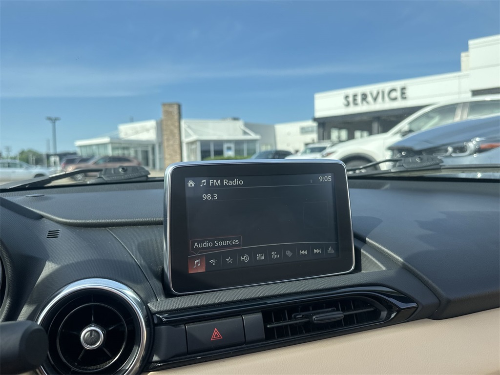 2017 Mazda MX-5 Miata RF Miata Grand Touring photo 16