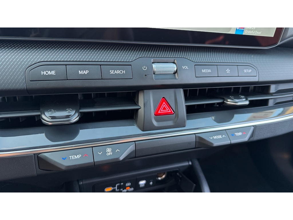 2025 Kia K4 GT-Line photo 19