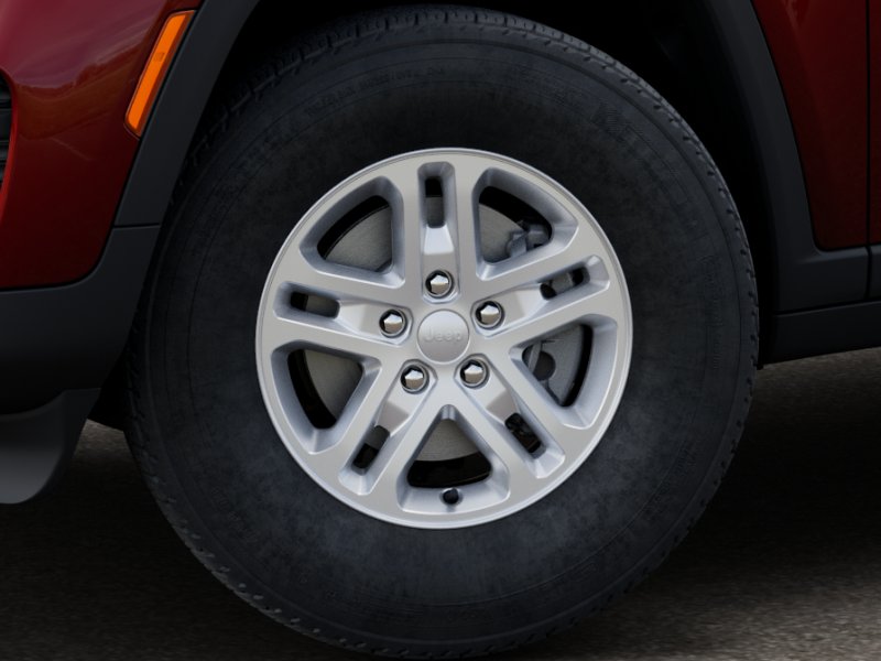 2025 Jeep Grand Cherokee Laredo Altitude photo 3