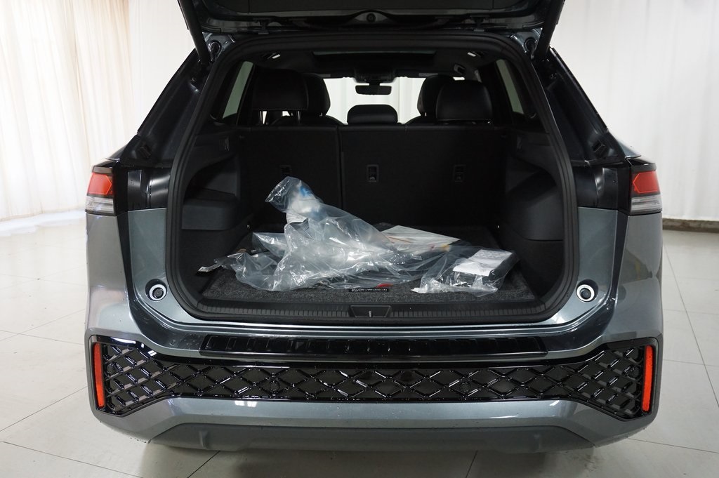 2025 Volkswagen Tiguan SE R-Line Black photo 25
