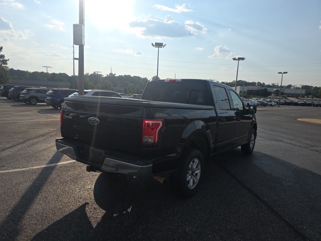 2015 Ford F-150 XLT photo 2