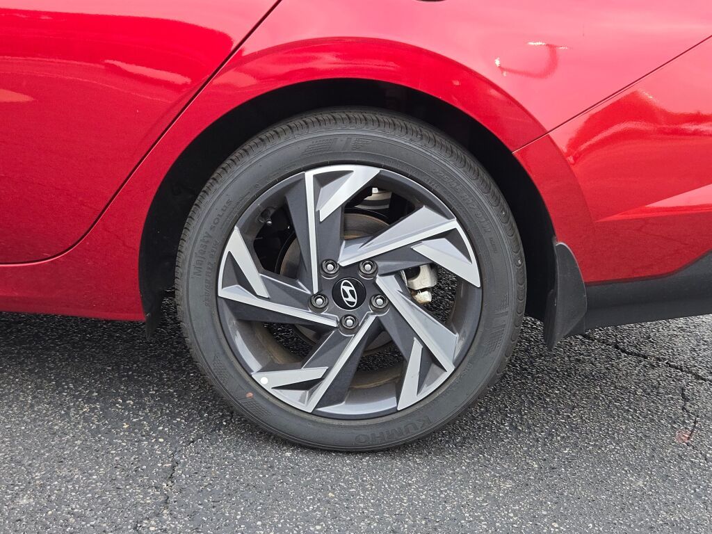 2025 Hyundai Elantra SEL Sport photo 14