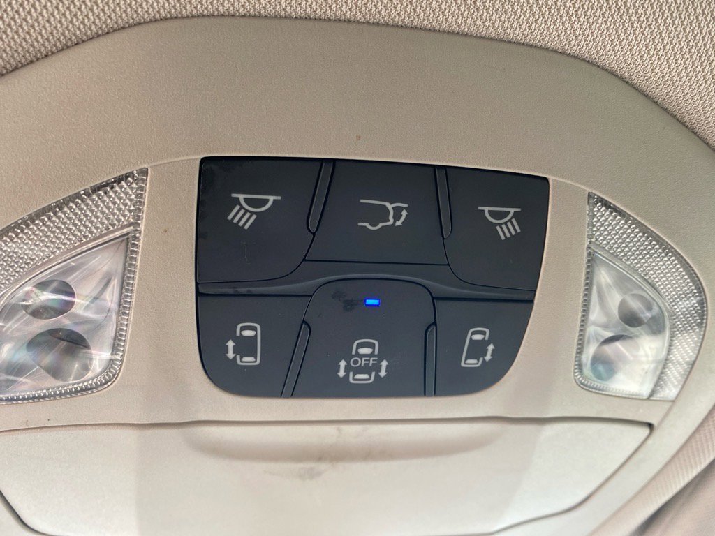 2021 Chrysler Voyager LXi photo 15