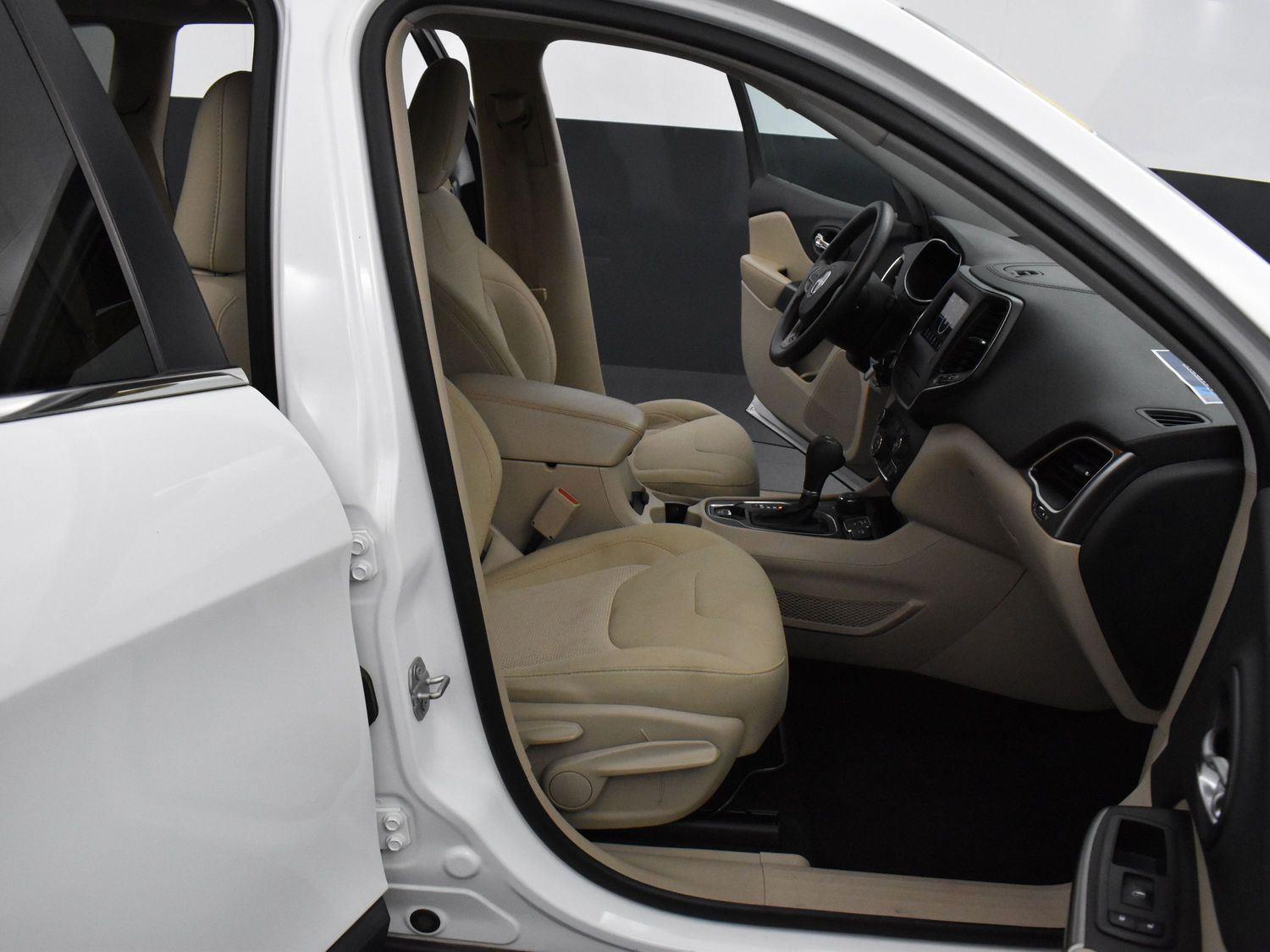 2019 Jeep Cherokee Latitude photo 24