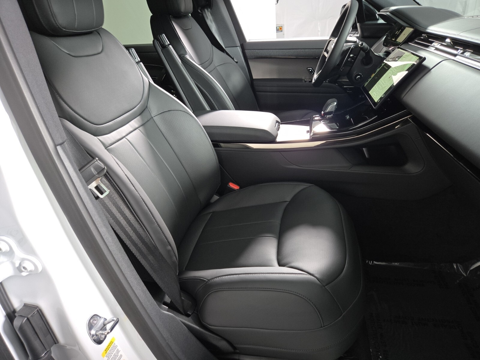 2025 Land Rover Range Rover Sport SE photo 2
