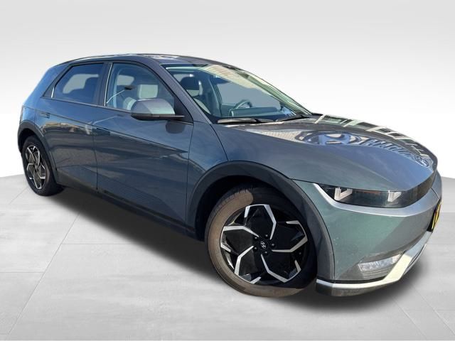 2024 Hyundai IONIQ 5 SE's photo