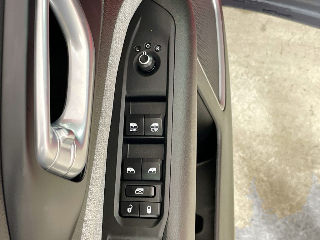 2024 Jeep Compass Latitude photo 14