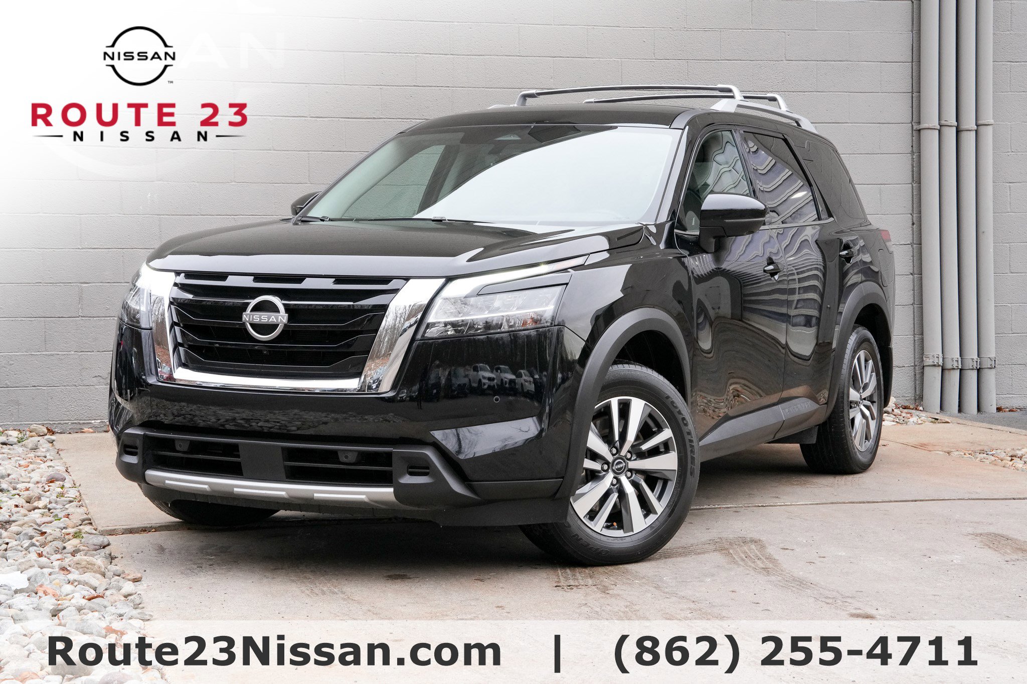 2024 Nissan Pathfinder SL's photo