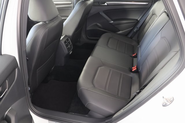 2022 Volkswagen Passat 2.0T R-Line photo 20