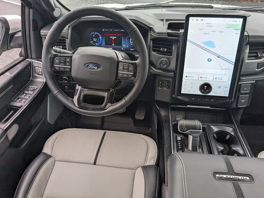 2025 Ford F-150 Lightning Platinum photo 17