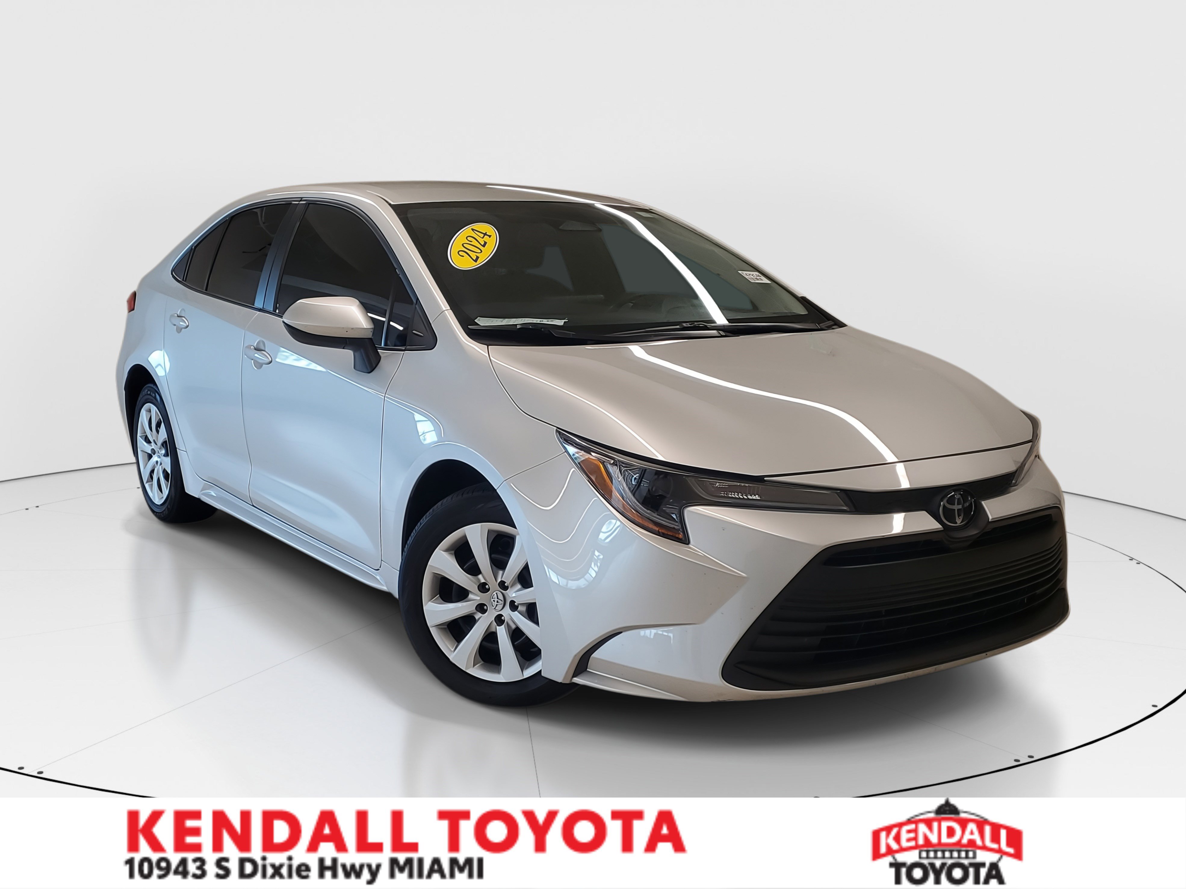 2024 Toyota Corolla LE's photo