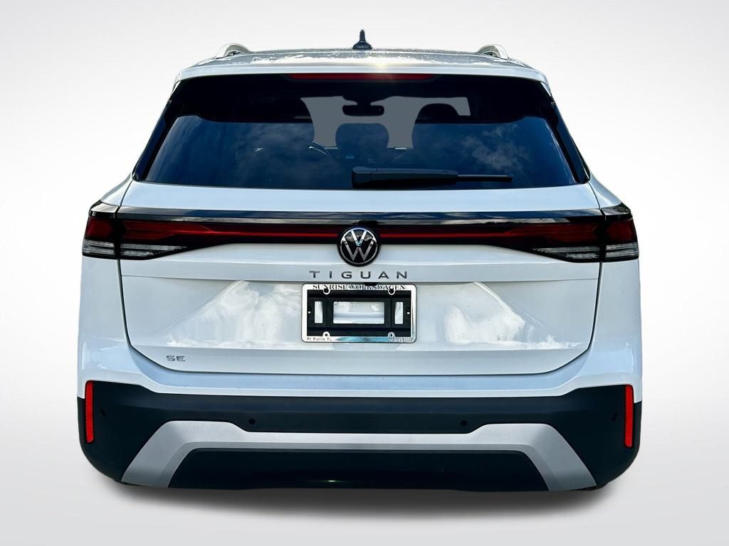 2025 Volkswagen Tiguan SE photo 4