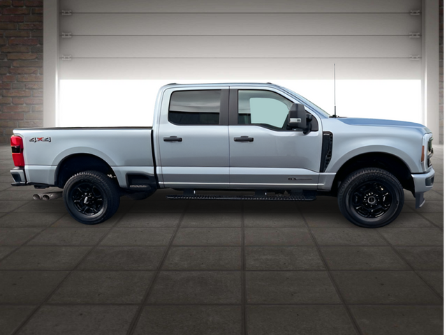 2024 Ford F-350 photo 2
