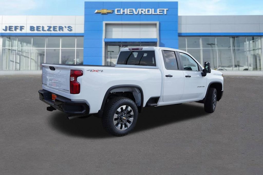 2025 Chevrolet Silverado 2500HD Custom photo 3