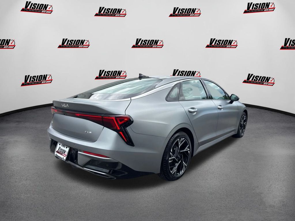 2025 Kia K5 GT-Line photo 3