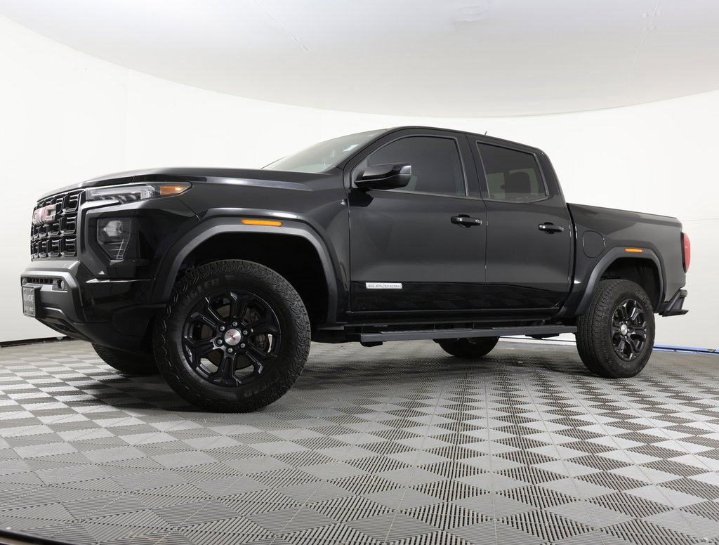 2024 GMC Canyon Elevation's photo