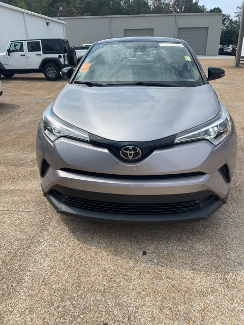 2019 Toyota C-HR XLE photo 2