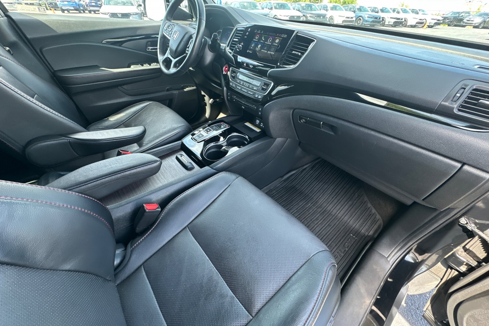 2022 Honda Pilot Black Edition photo 18