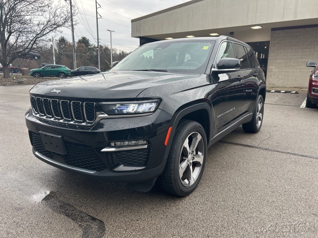 2023 Jeep Grand Cherokee Limited's photo