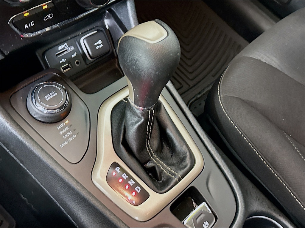 2016 Jeep Cherokee Latitude photo 18
