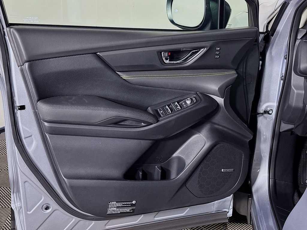 2025 Subaru Ascent Onyx Edition Touring photo 10