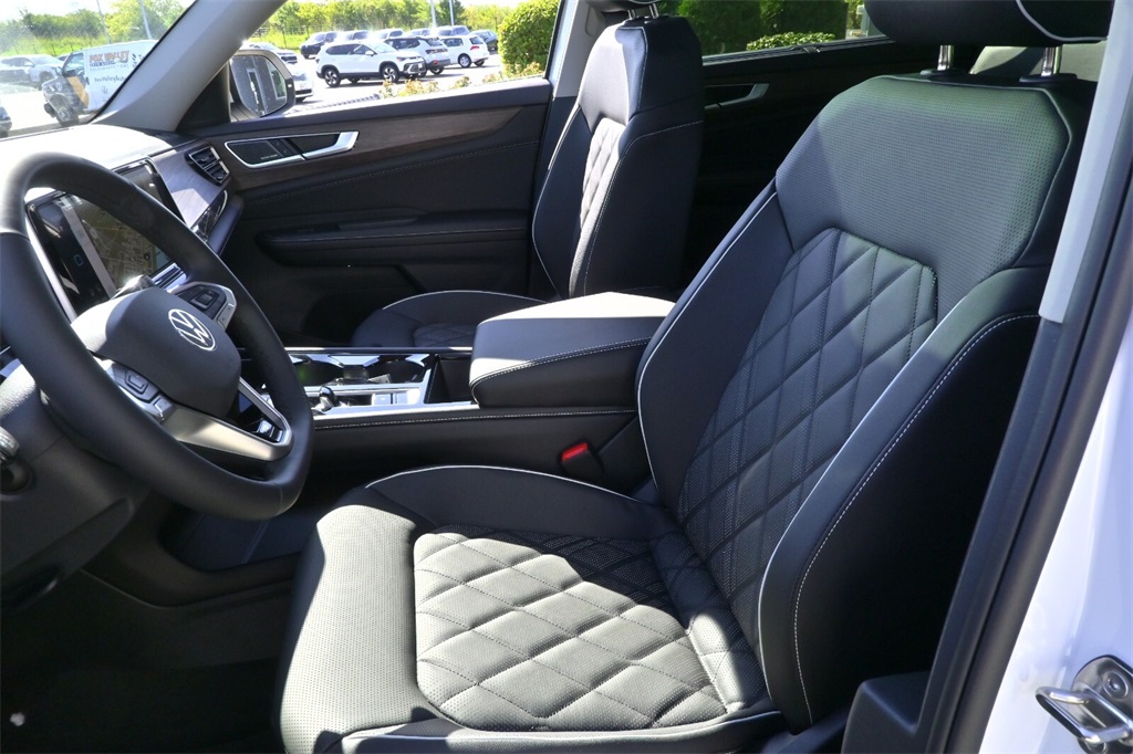 2026 Volkswagen Atlas SEL Premium R-Line photo 11