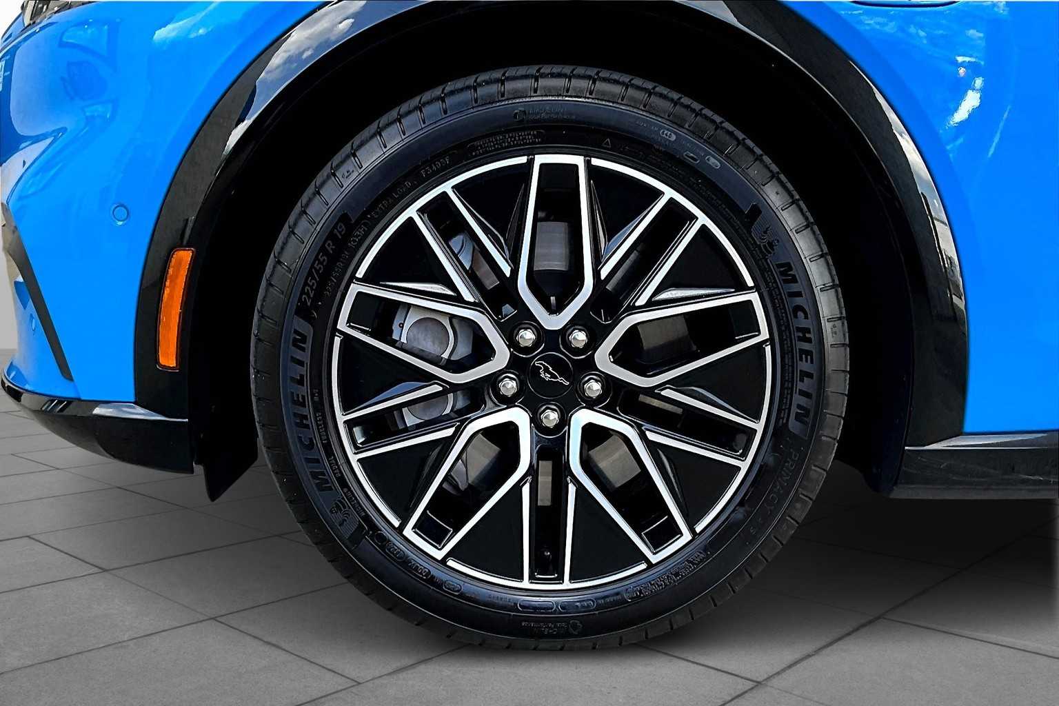 2024 Ford Mustang Mach-E Premium photo 9