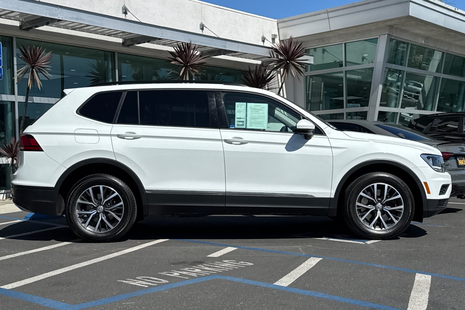 2021 Volkswagen Tiguan S photo 3