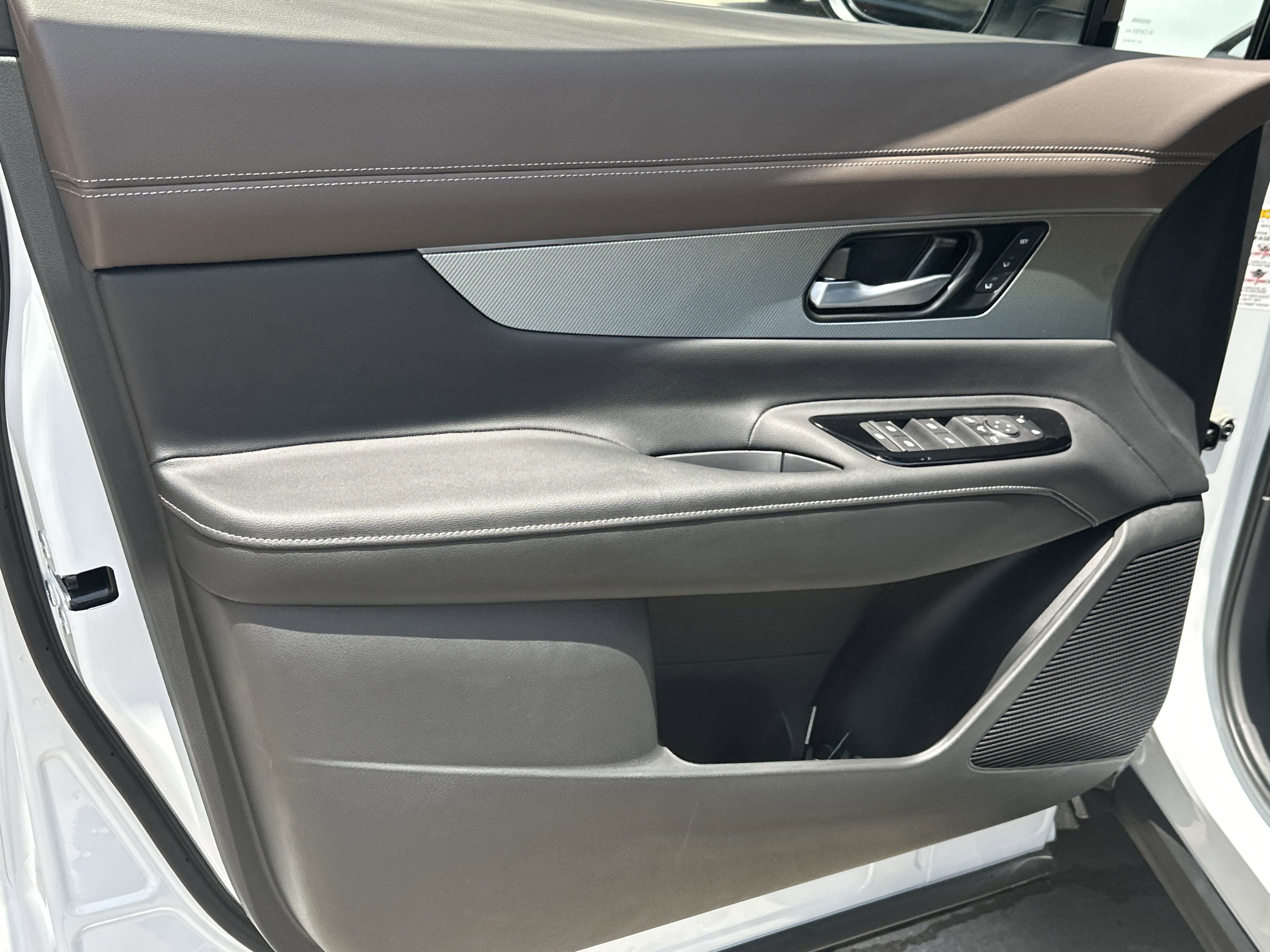 2025 Nissan Murano Platinum photo 7