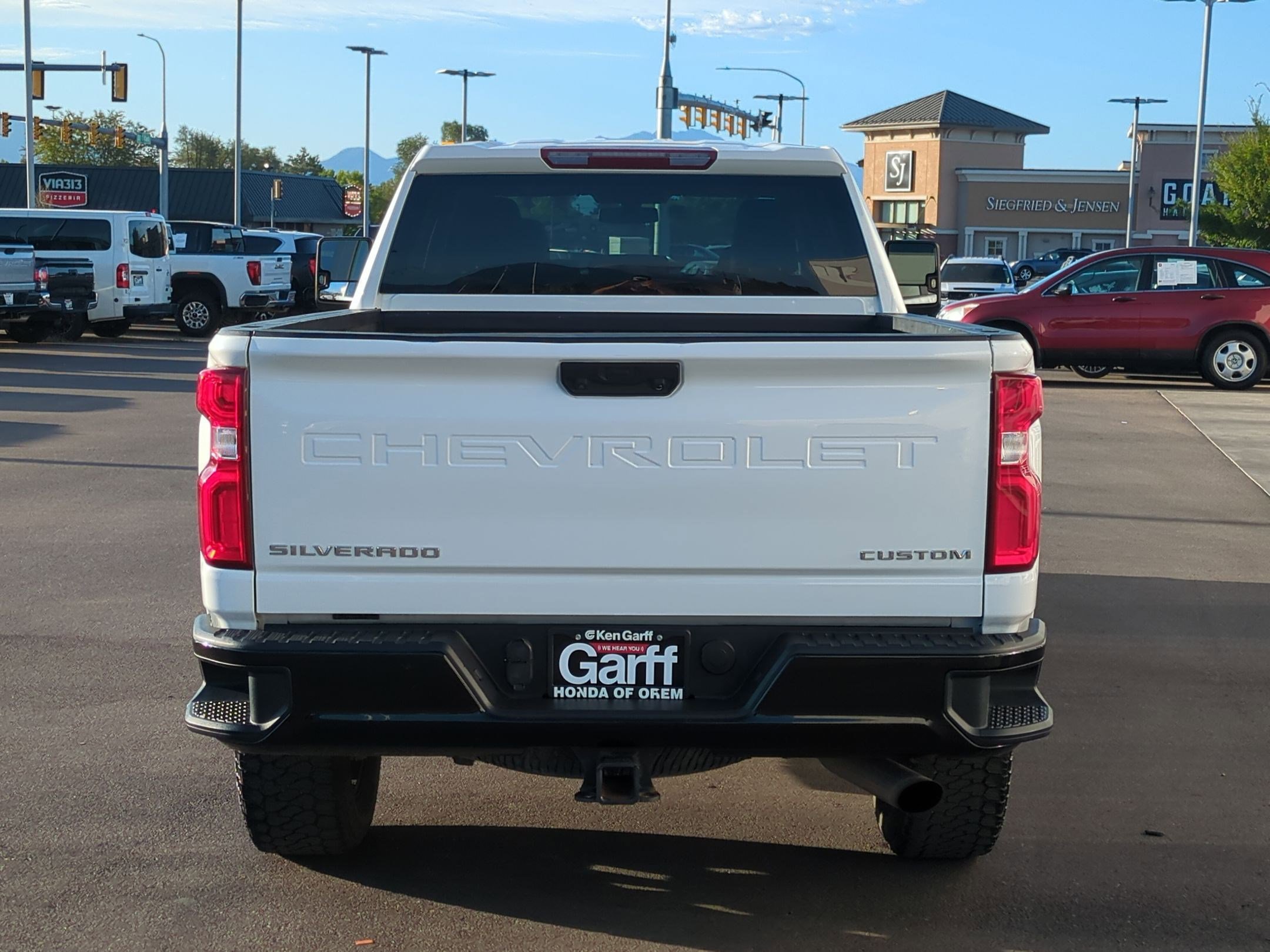 2020 Chevrolet Silverado 2500HD Custom photo 3