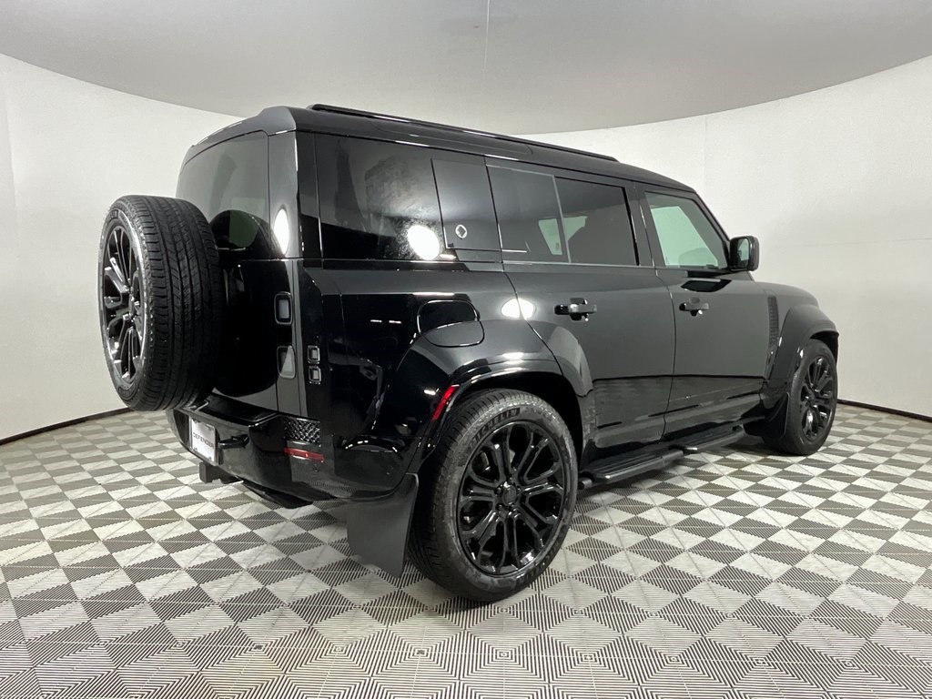 New 2026 Land Rover Defender 110 V8 4D Sport Utility in North