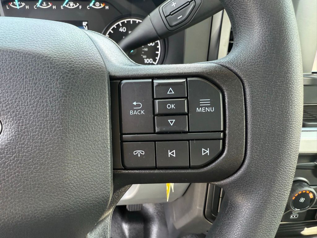 2026 Ford F-350 photo 17