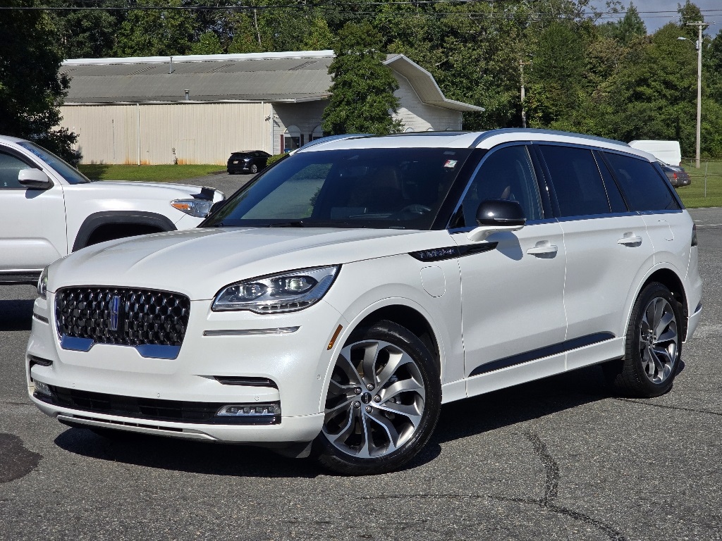 2021 Lincoln Aviator Grand Touring photo 2
