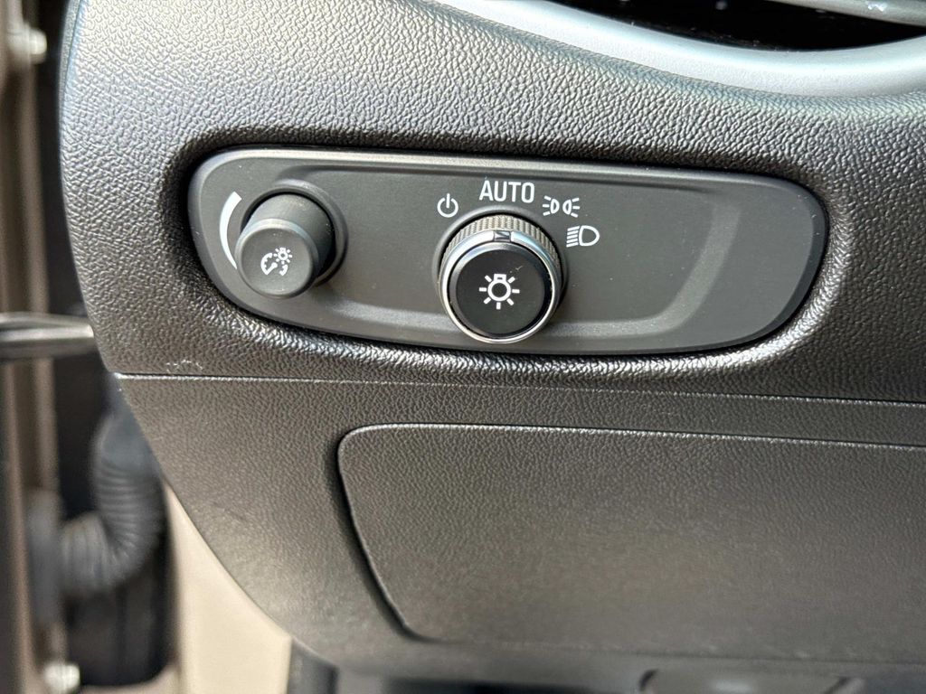 2023 Chevrolet Malibu 1LT photo 31