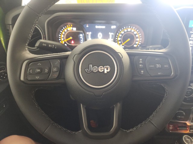 2025 Jeep Wrangler Rubicon photo 19