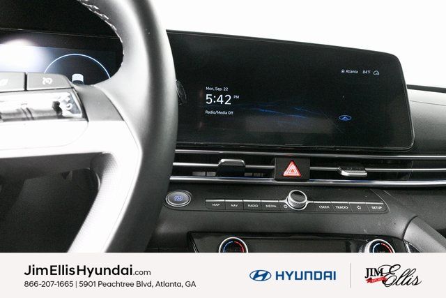 2023 Hyundai Elantra Limited photo 10