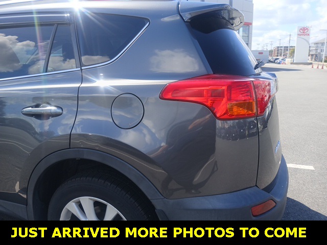 2015 Toyota RAV4 Limited photo 4