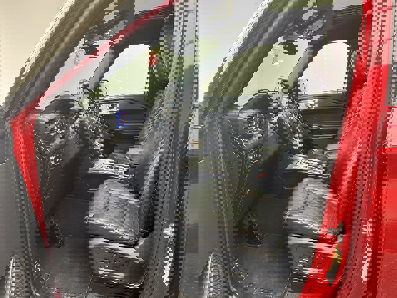 2023 Ford Explorer Platinum photo 2