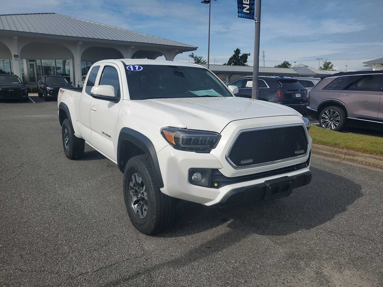 2017 Toyota Tacoma SR5 photo 8