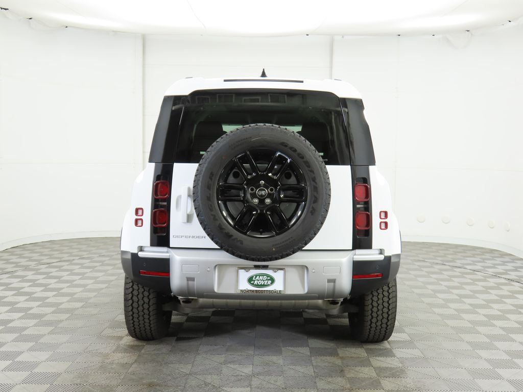 2025 Land Rover Defender 110 S photo 6