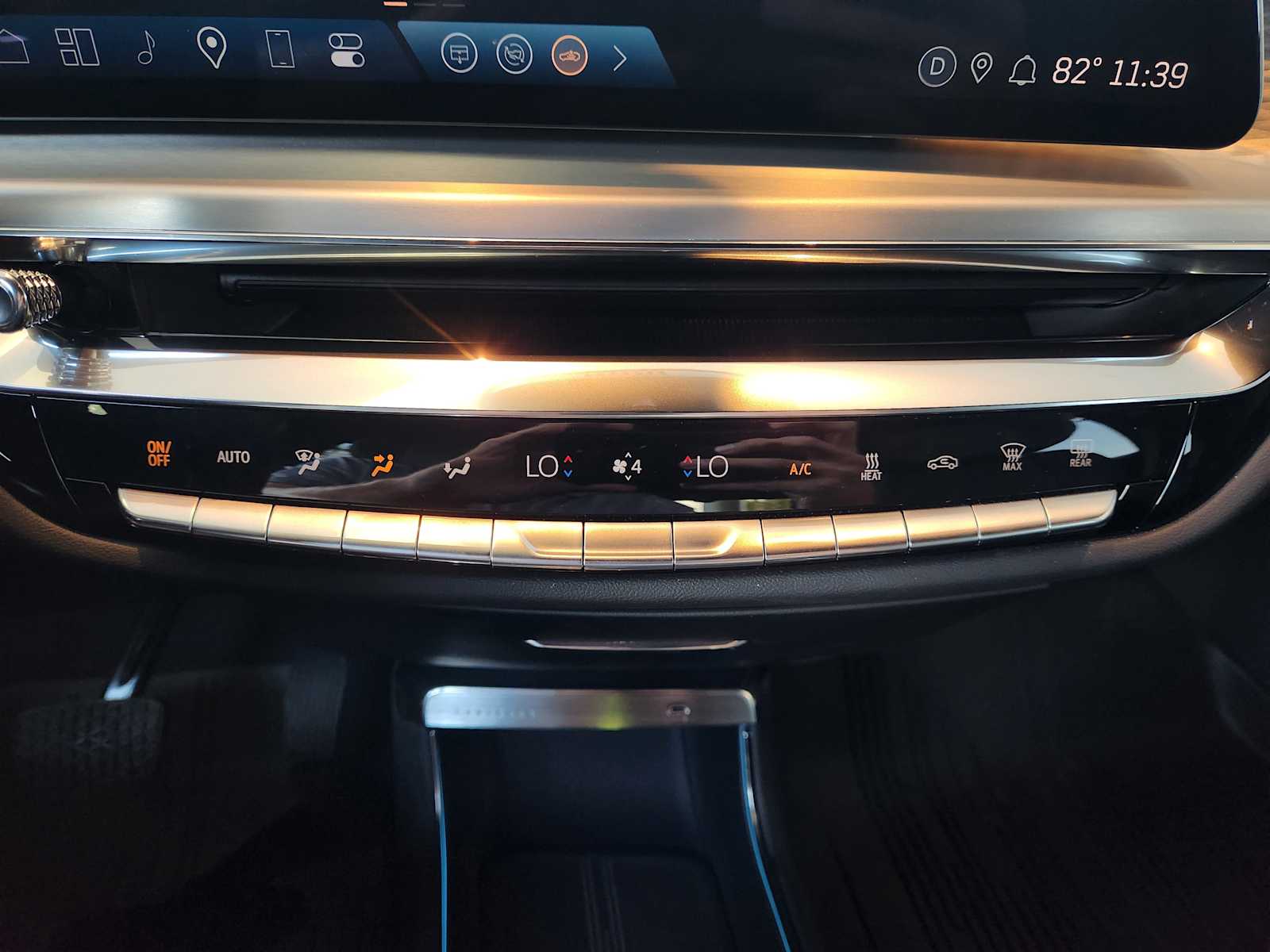 2024 Cadillac Lyriq Luxury photo 14