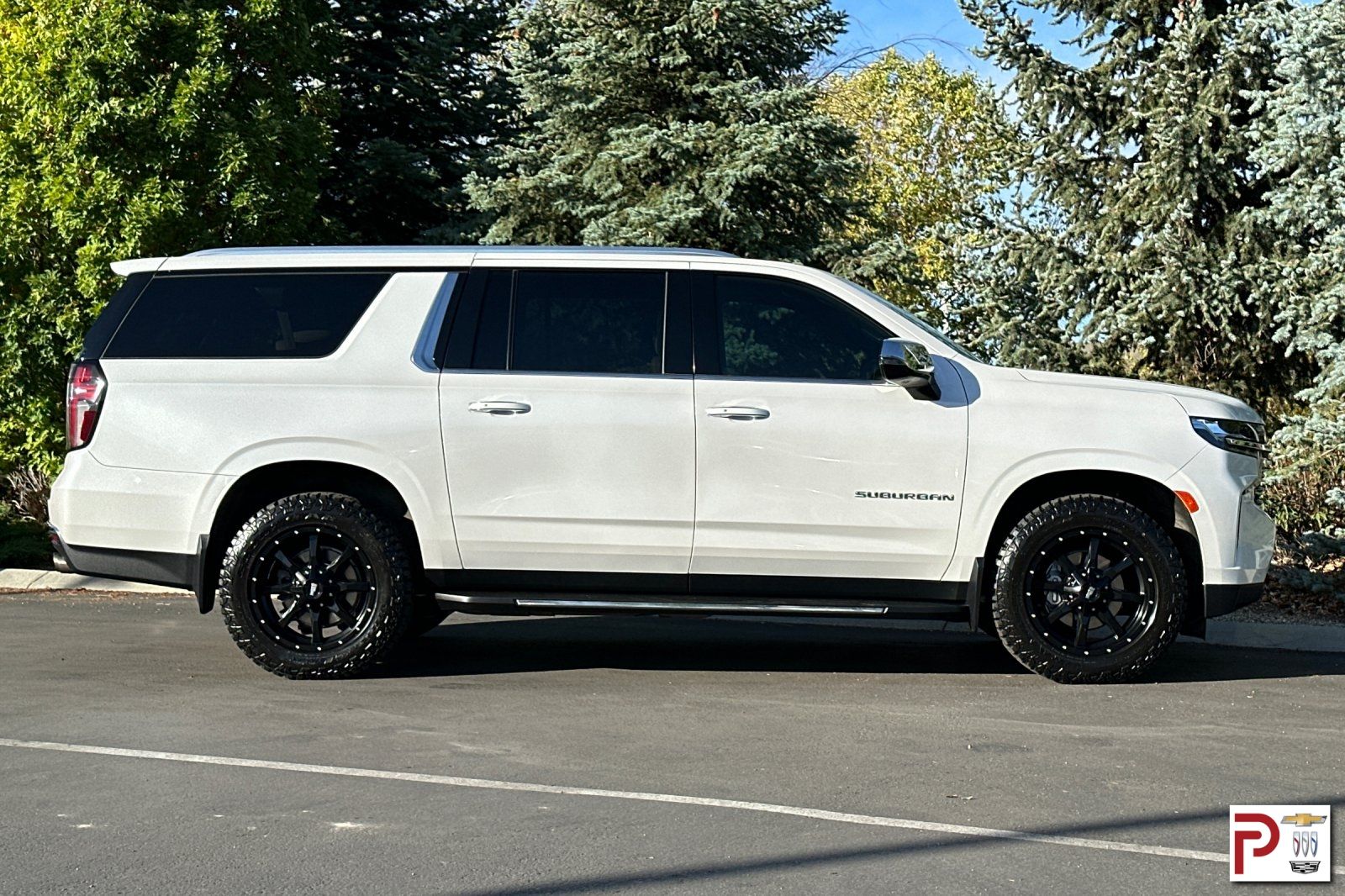 2023 Chevrolet Suburban Premier photo 3