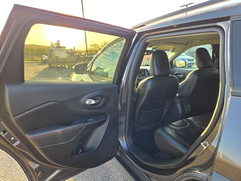 2020 Jeep Cherokee Trailhawk photo 22