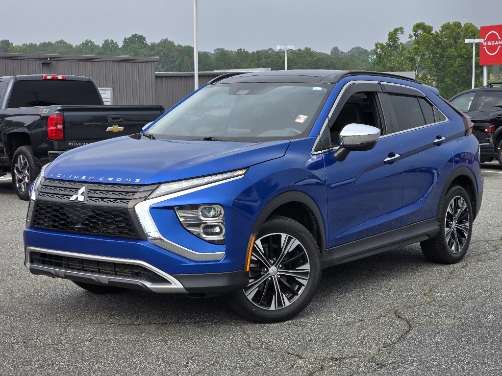 2022 Mitsubishi Eclipse Cross SE photo 2