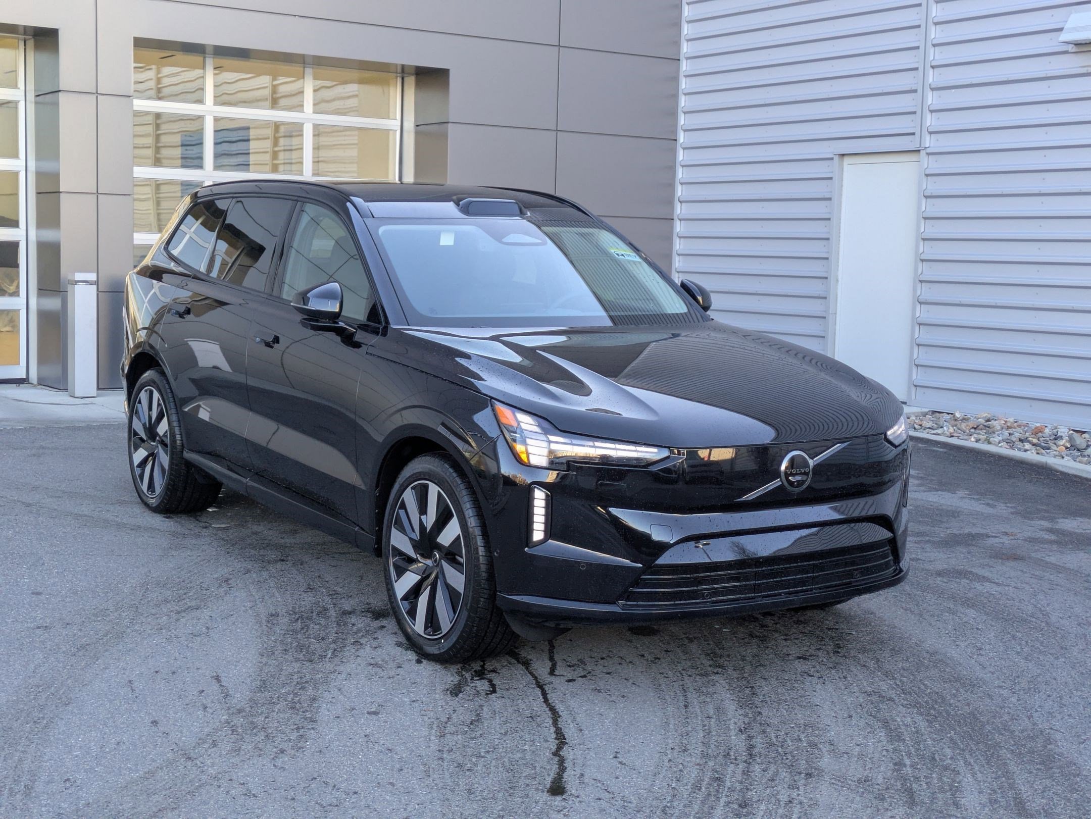 2025 Volvo EX90 Ultra's photo