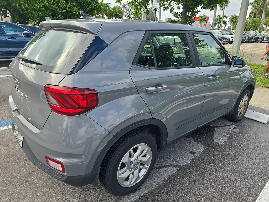 2022 Hyundai Venue SE photo 4