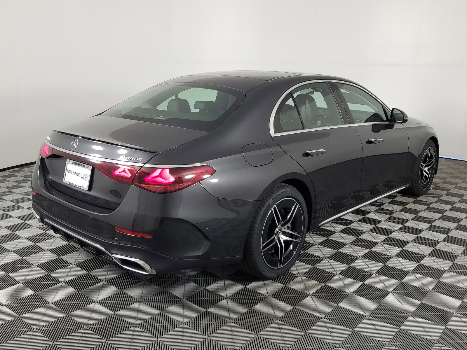 2025 Mercedes Benz E 450 4MATIC photo 8