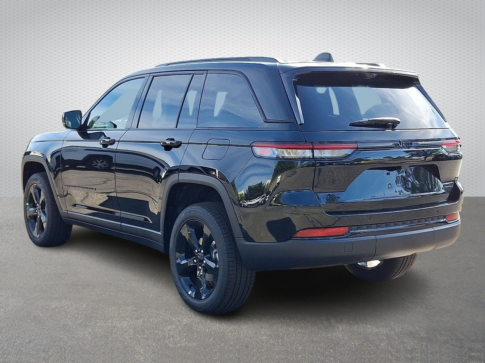 2025 Jeep Grand Cherokee Limited photo 4