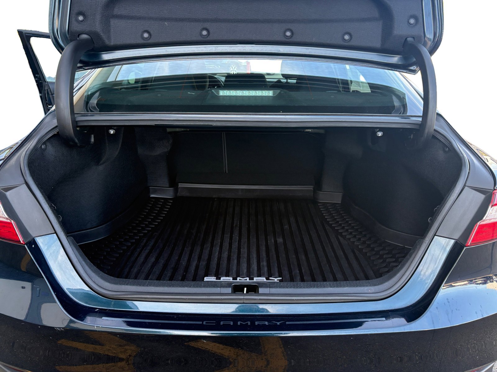 2018 Toyota Camry L photo 35